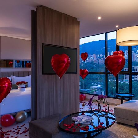 Hotel York Luxury Suites Medellin By Preferred Luaran gambar A bedroom at the hotel