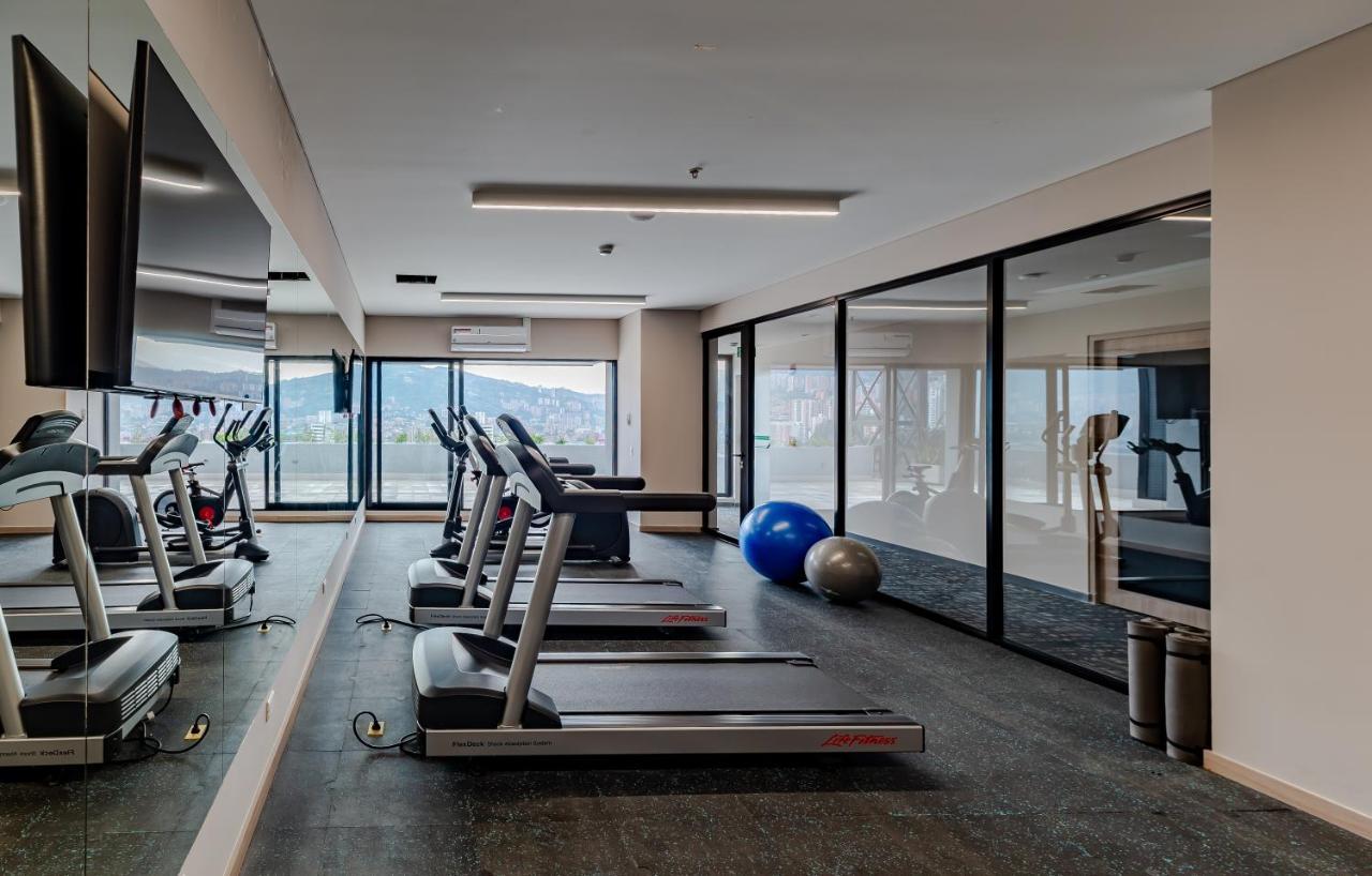 Hotel York Luxury Suites Medellin By Preferred Luaran gambar The gym at the hotel