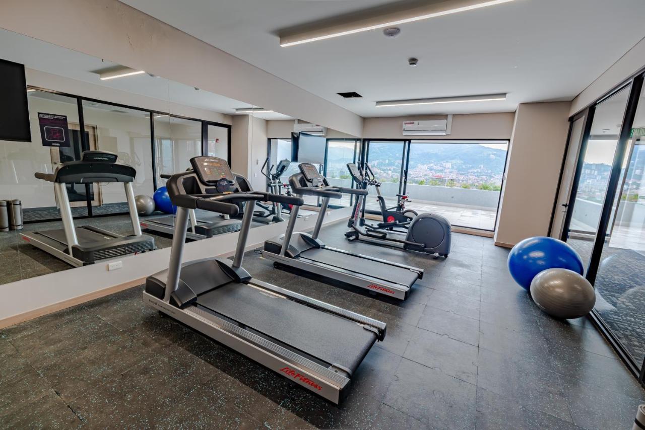 Hotel York Luxury Suites Medellin By Preferred Luaran gambar The gym at the hotel