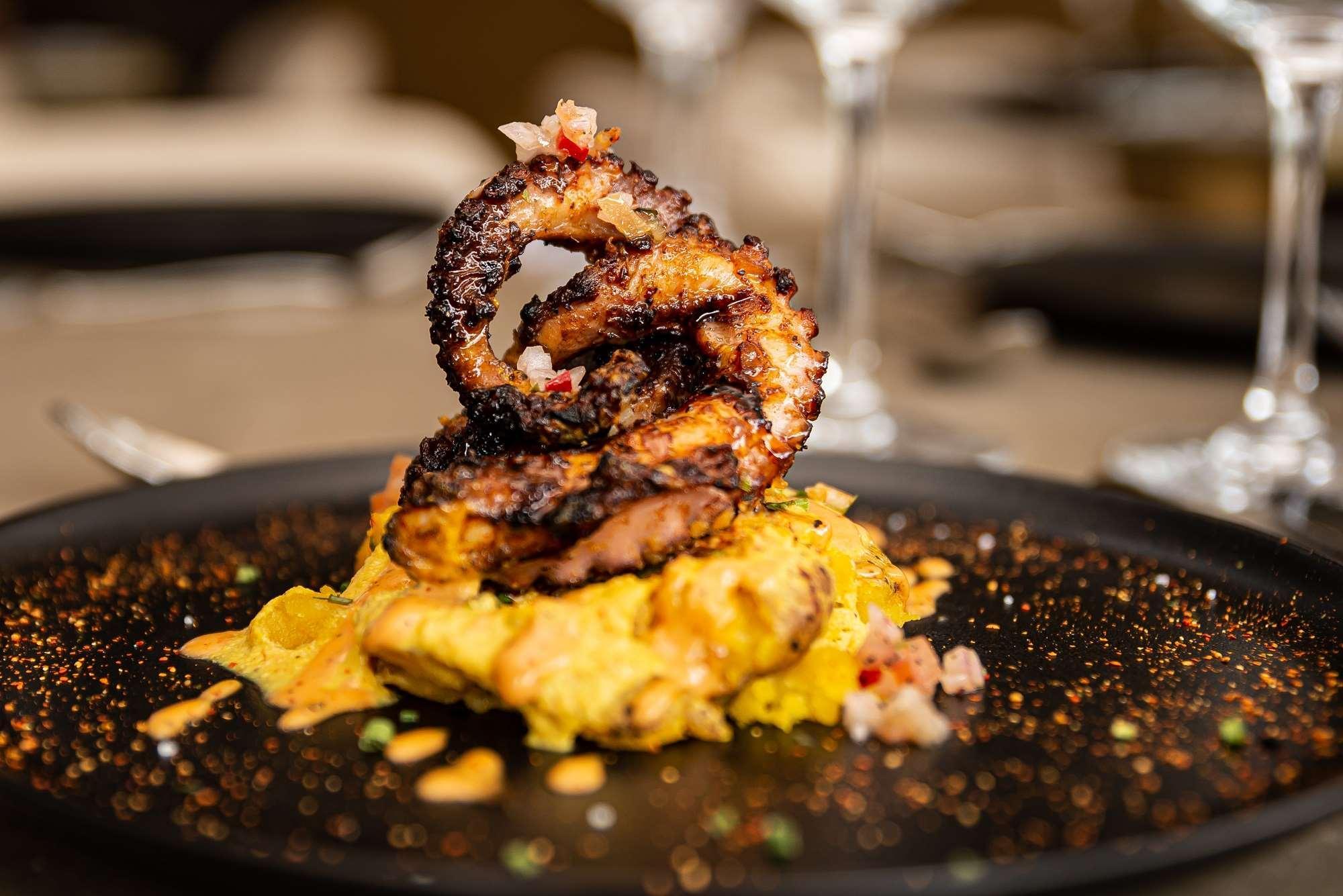 Hotel York Luxury Suites Medellin By Preferred Luaran gambar Grilled octopus