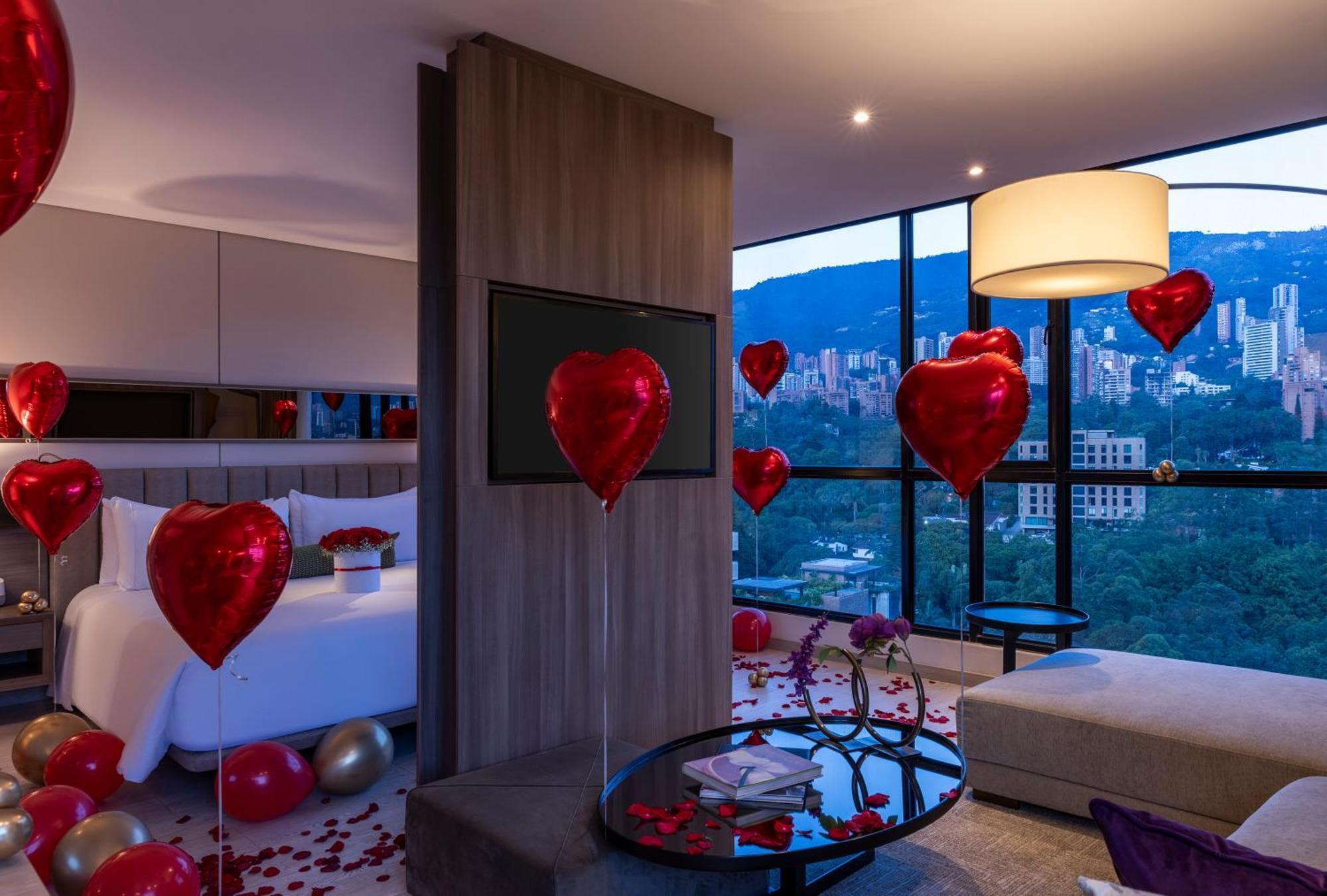Hotel York Luxury Suites Medellin By Preferred Luaran gambar A bedroom at the hotel
